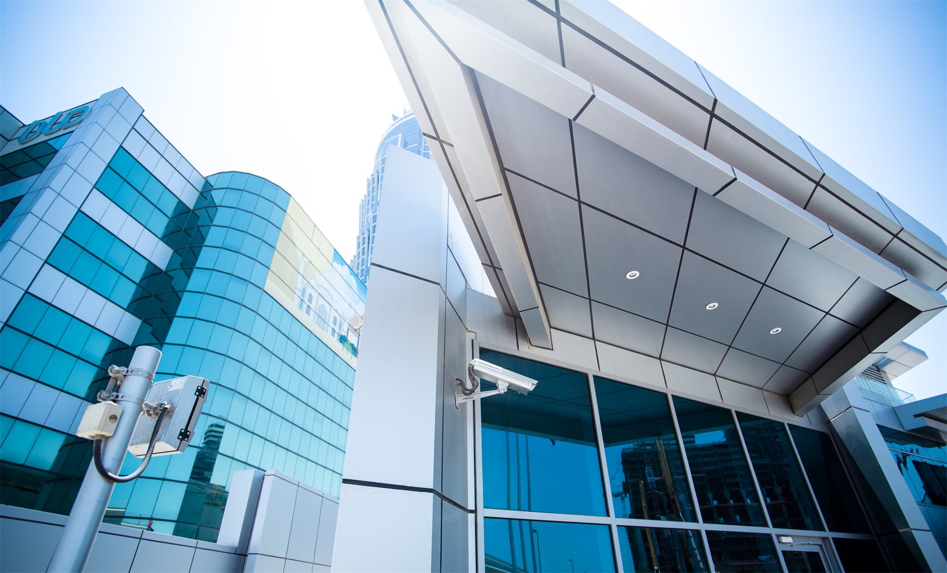 ACP cladded canopy and glass wall at the JW Marriott Marquis Dubai